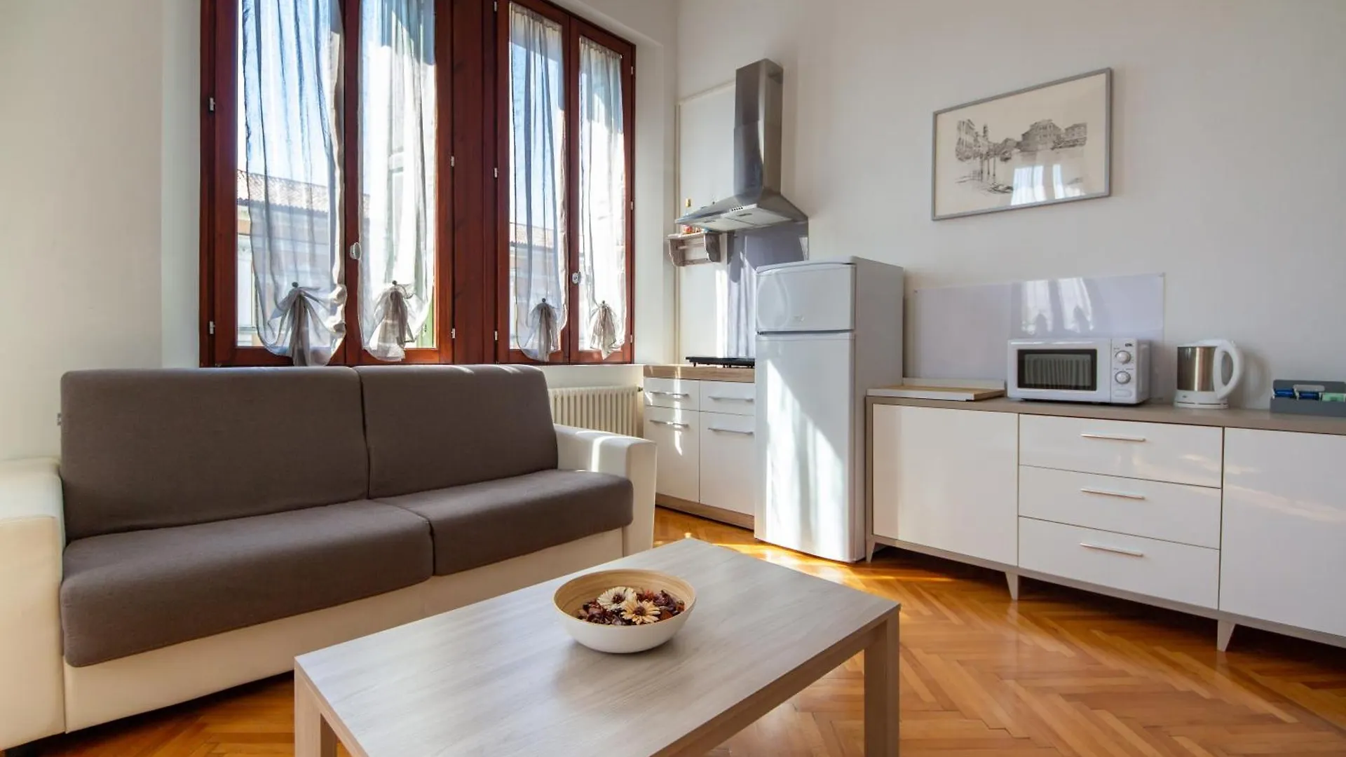 Toniolo Venice Rooms Mestre 0*,